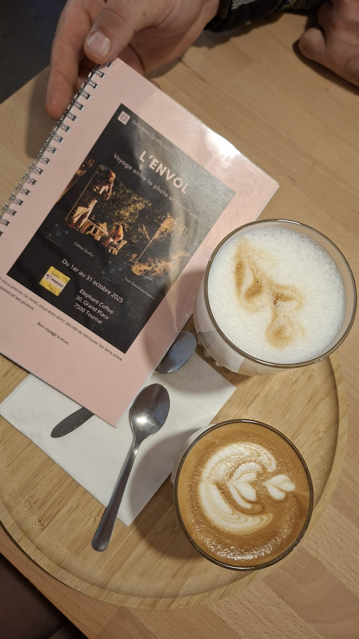 expo 2025 arts dans la ville elephant café tournai